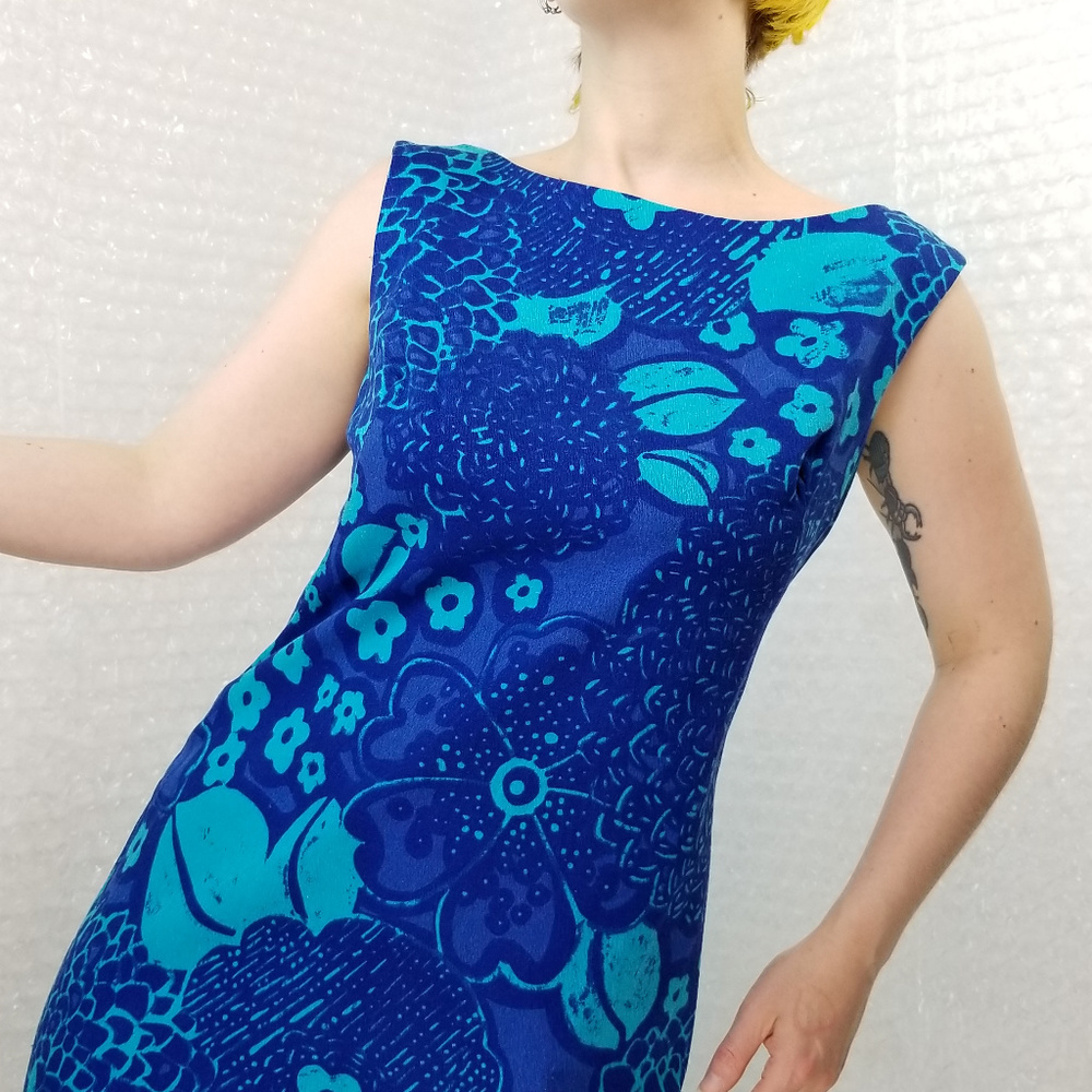 1960s Hawaiian floral maxi dress